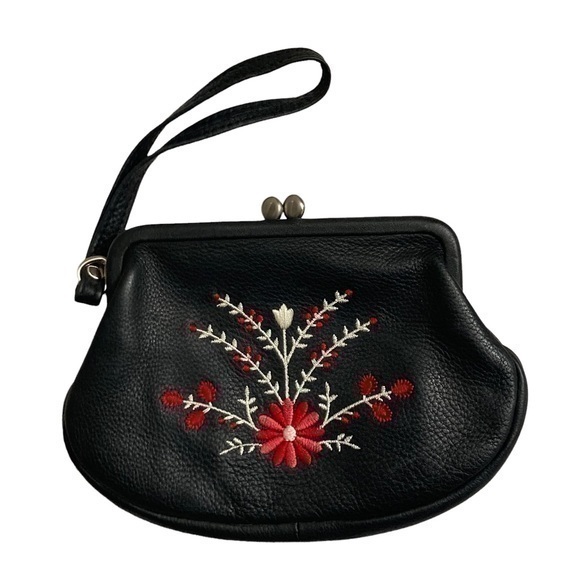 Fossil black kisslock embroidered leather wristlet bag RARE - Picture 1 of 8